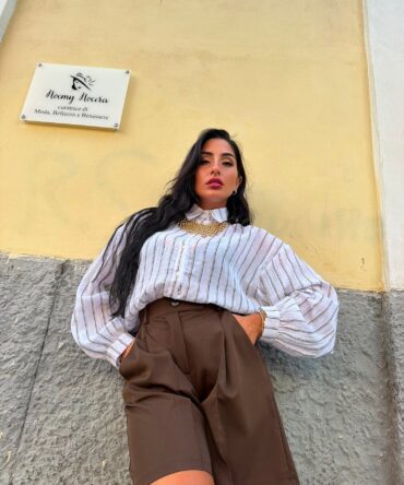 Collana maxi dorata effetto gioiello – stile elegante e glamour