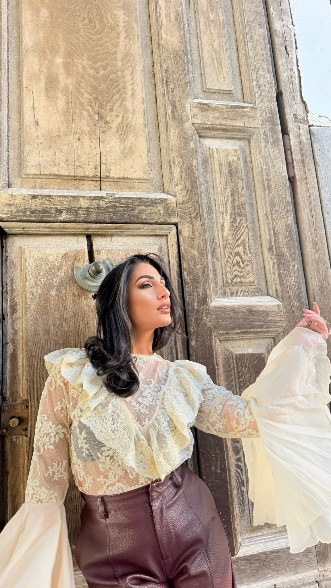 Blusa romantica in pizzo - immagine 3